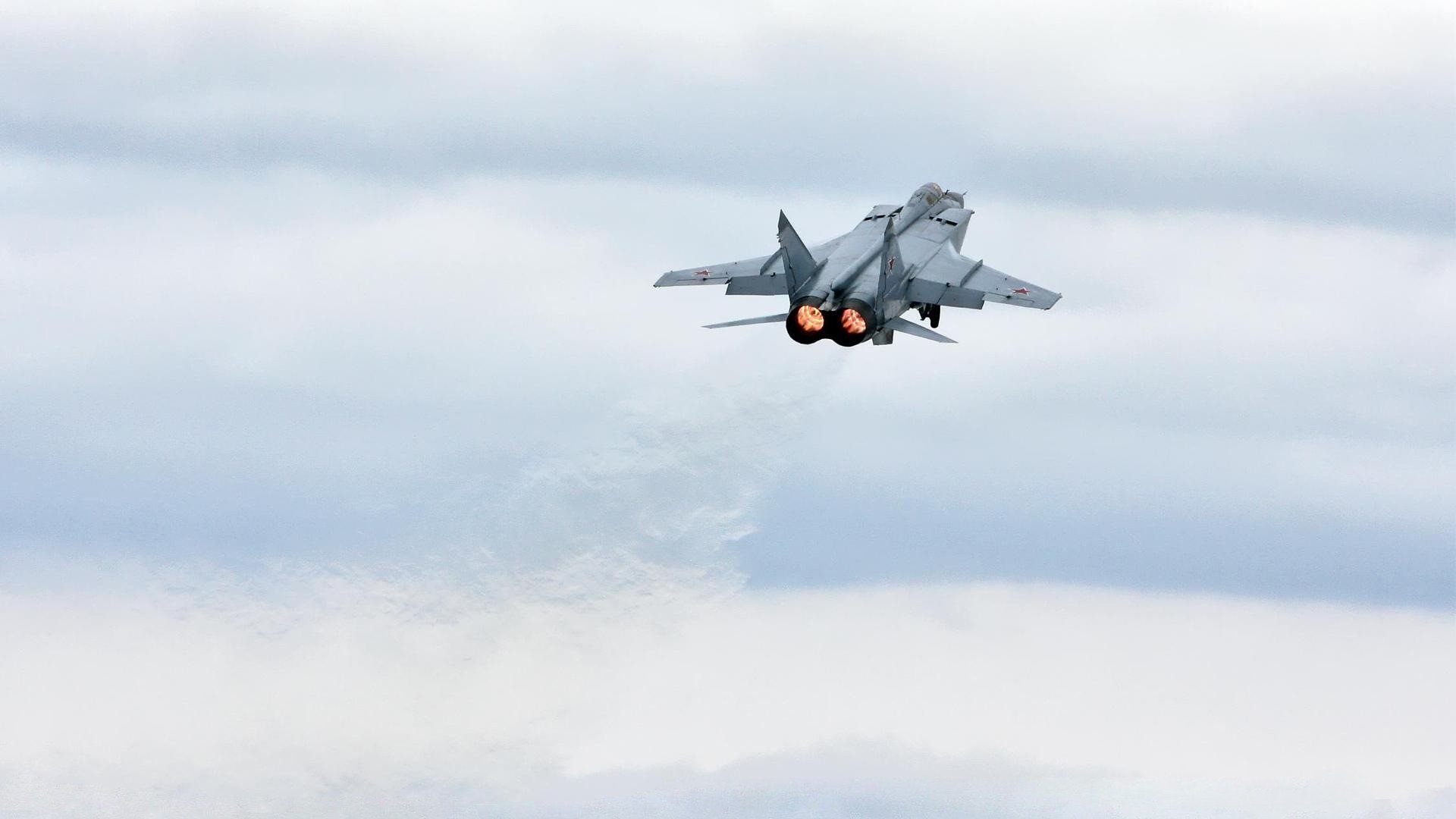 乐鱼体育(中国)官方网站-球员年假不足，新月被迫退出超级杯，新月摔倒是哪一集